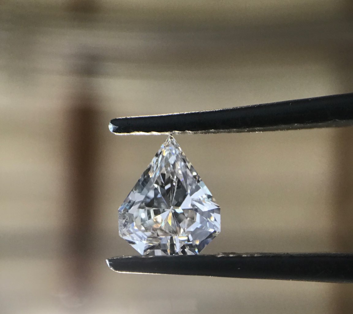 實驗室培育鑽石無法固定鑽石顏色、淨度